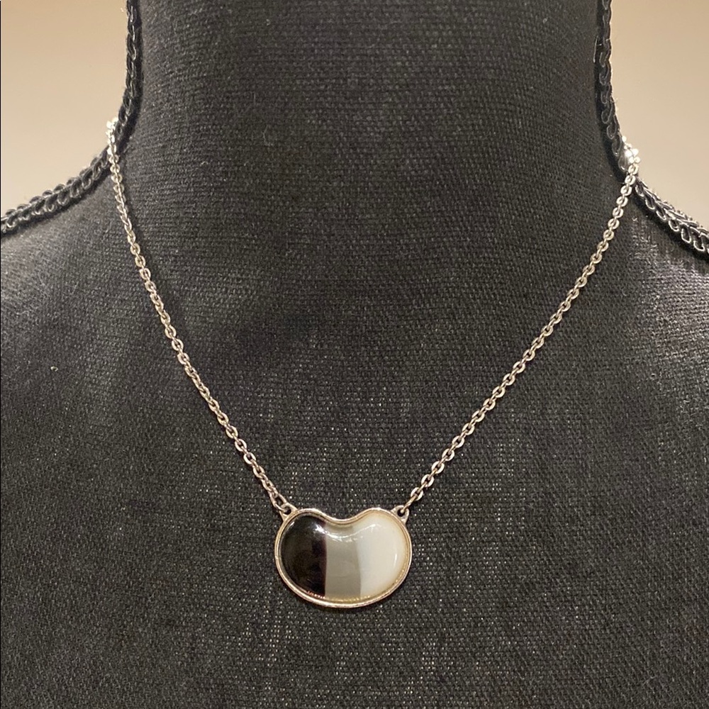 Sarah Coventry Black and White Necklace Minimalist Design
